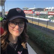 Studentessa di quinta superiore presso Istituto Tecnico Superiore Fabio Besta Treviso indirizzo Graphic Design